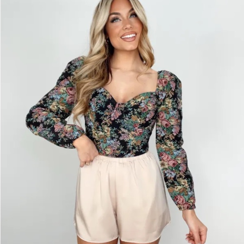 Lane 201 Boutique Vintage Style Floral Puff Sleeve Top